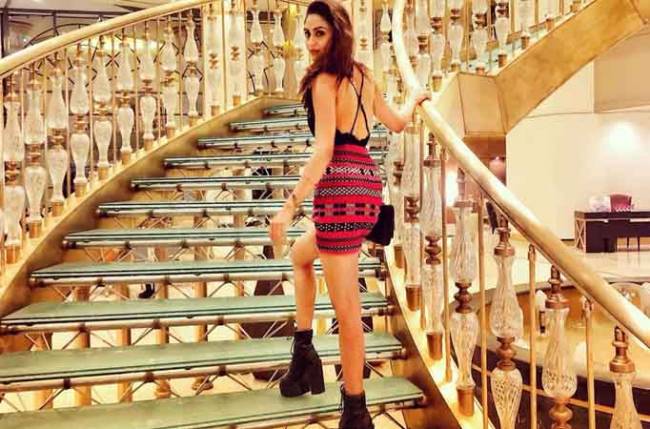 Krystle D’Souza looks SIZZLING HOT in this PHOTO