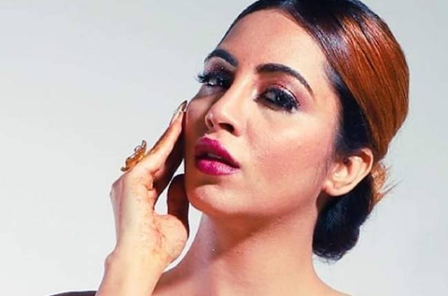 Arshi Khan has a SPECIAL MESSAGE for Bigg Boss ex co-contestant Shilpa Shinde